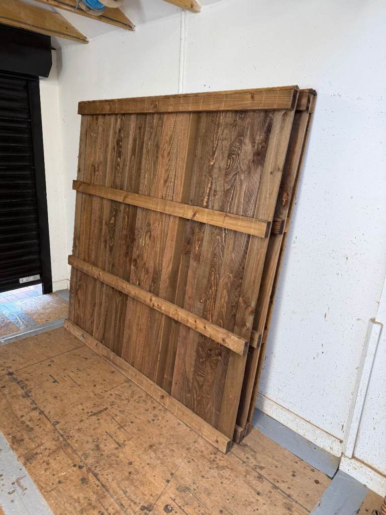 1 x 1.65 metre high (5 ft 6 inch) by 1.83 metre wide (6 ft) Close Board Fence Panel