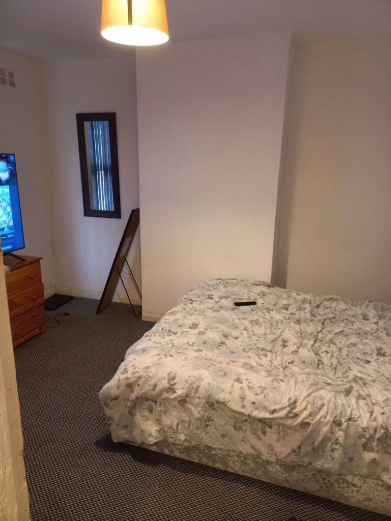 2 bed room house to let