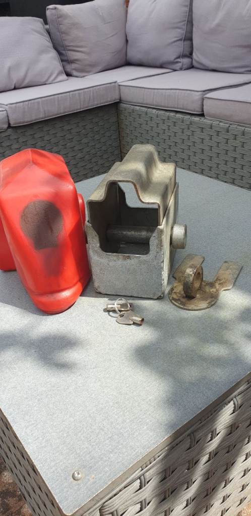 Hitch lock caravan/trailer 