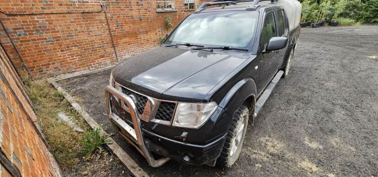 NISSAN NAVARA