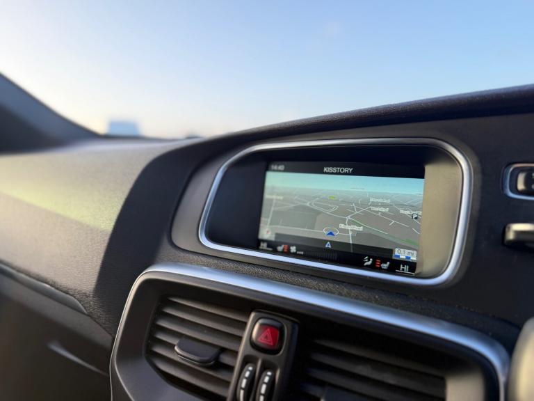 2016 Volvo V40 T2 [122] R DESIGN 5dr Geartronic HATCHBACK Petrol Automatic