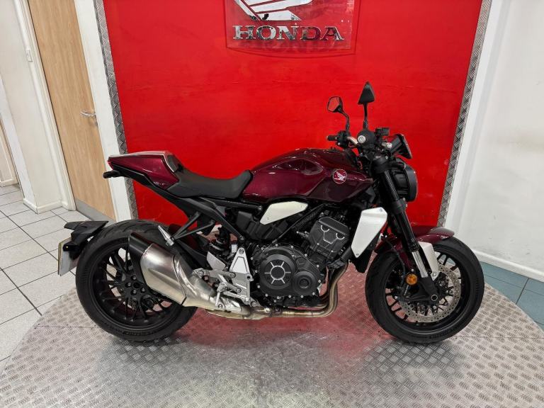 2025 '75' Honda CB1000R