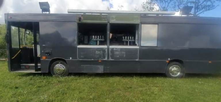 Mobile Bar Bus – Fully Equipped for Events