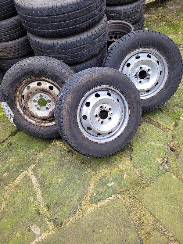 2x boxer Relay ducato wheels 15inch with tyres £50  for 2wheels