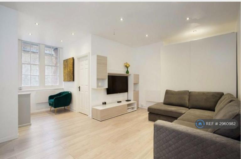 1 bedroom flat in Abbey House, London, NW8 (1 bed) (#2960982)