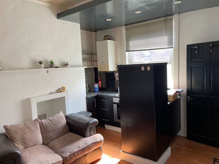 2 bed house to let in Hyde Park ls6