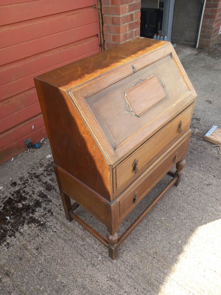 Antique style bureau 