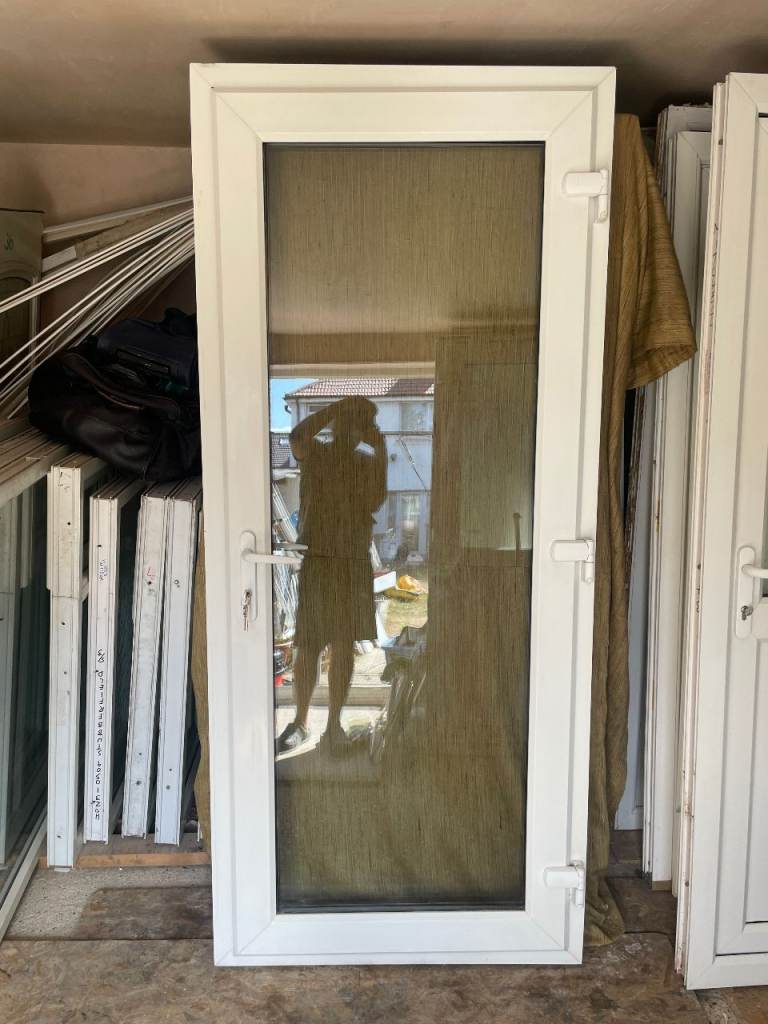 UPVC DOOR 207 x 90 cm - REHAU UPVC DOUBLE GLAZED DOOR - CLEAR THERMAL GLASS**OPENS OUT** (REF: DX46)