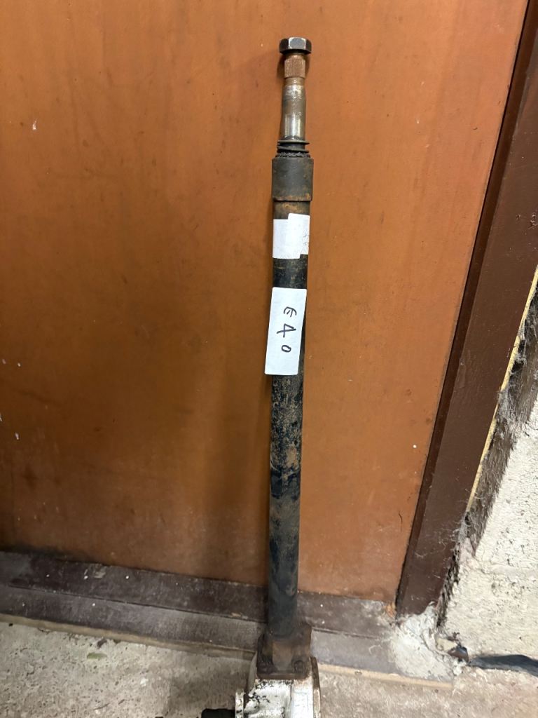 4 Land Rover steering racks READ  description please 
