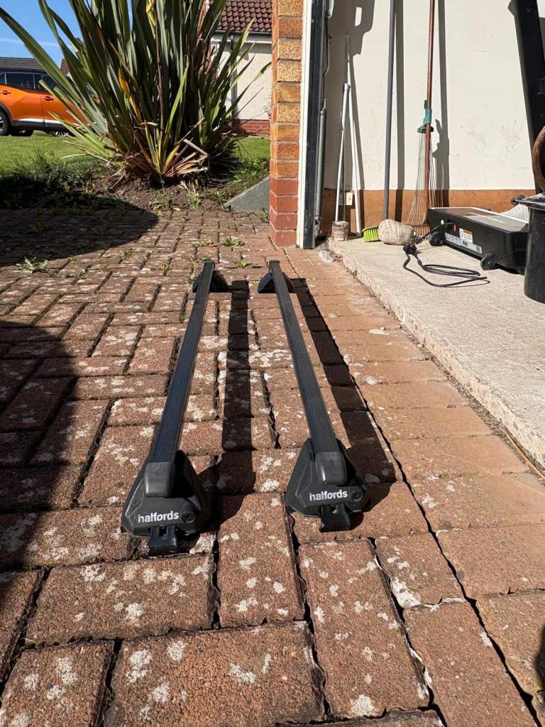 ROOF BARS (HALFORDS) 