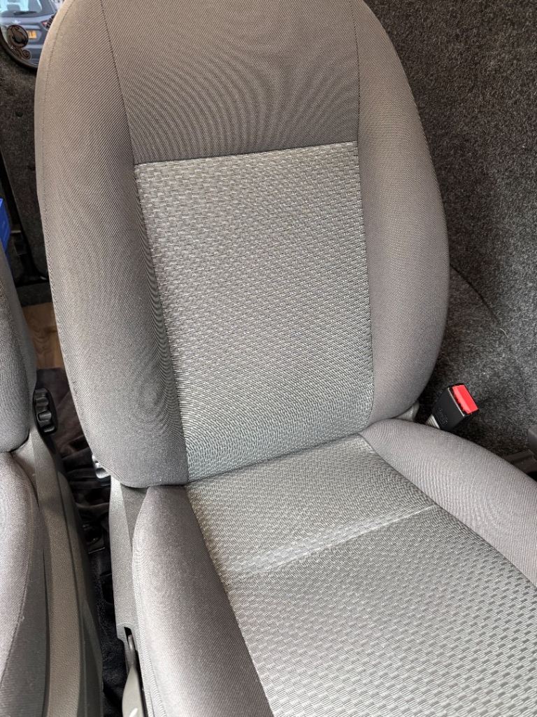 Ford Focus (Mk 2 2005) front seats.