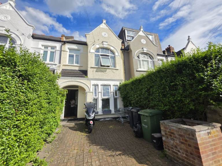 🏡 Spacious 6 Bed HMO in Streatham (SW16) – Company Lets Welcome