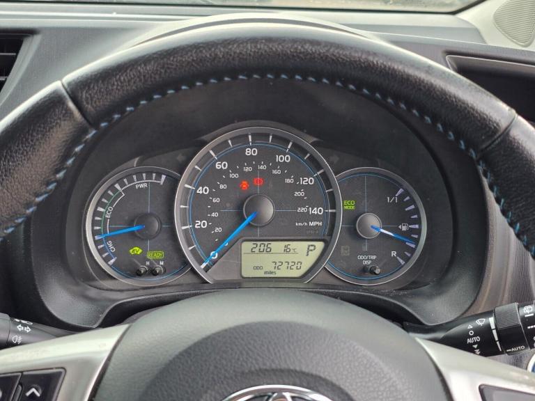 2014 Toyota Yaris 1.5 VVT-h Trend Hatchback 5dr Petrol Hybrid CVT Euro 5 (101 ps) Hatchback Hybri...