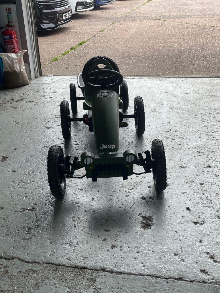 Berg Jeep ride on pedal Go-Kart and Trailer