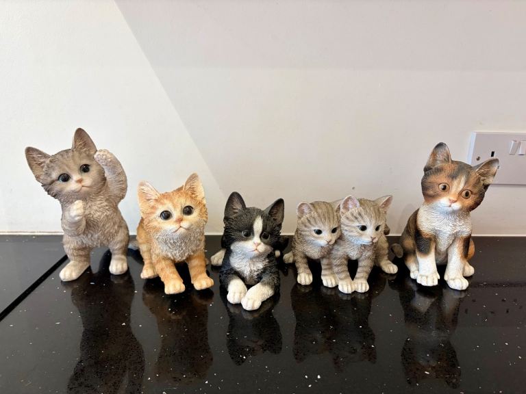 Cute Kitten Figurines Set – As Good As New