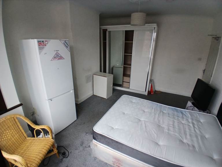 Magnificient Spacious Double Room With ALL BILLS INCLUDED In Thornton Heath