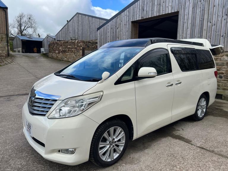 2008 - Toyota Alphard V6 - 3.5ltr - 18,000 Miles - 2 Berth / 4 Belts - AUTOMATIC