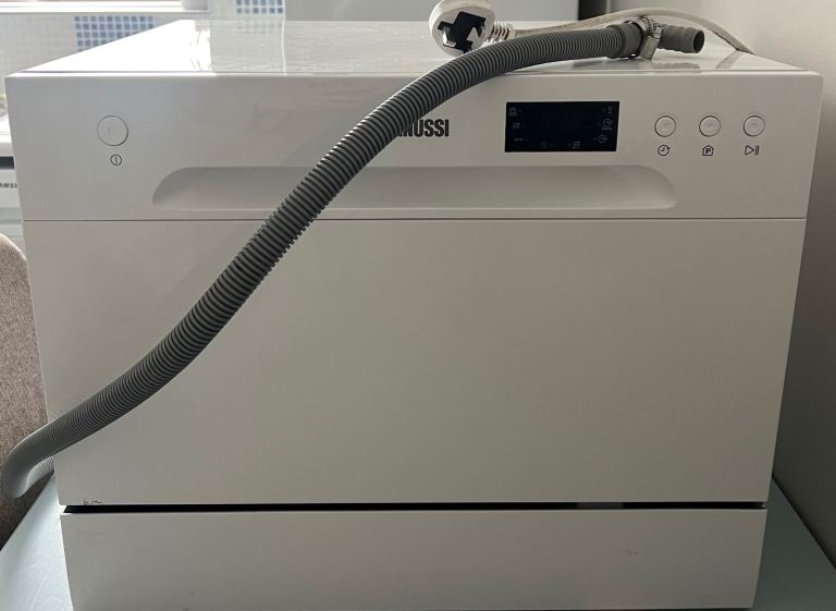 *REDUCED* Zanussi TableTop Dishwasher 