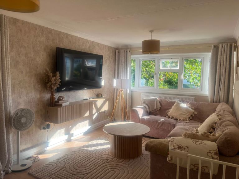 2 Bed flat small block of 4