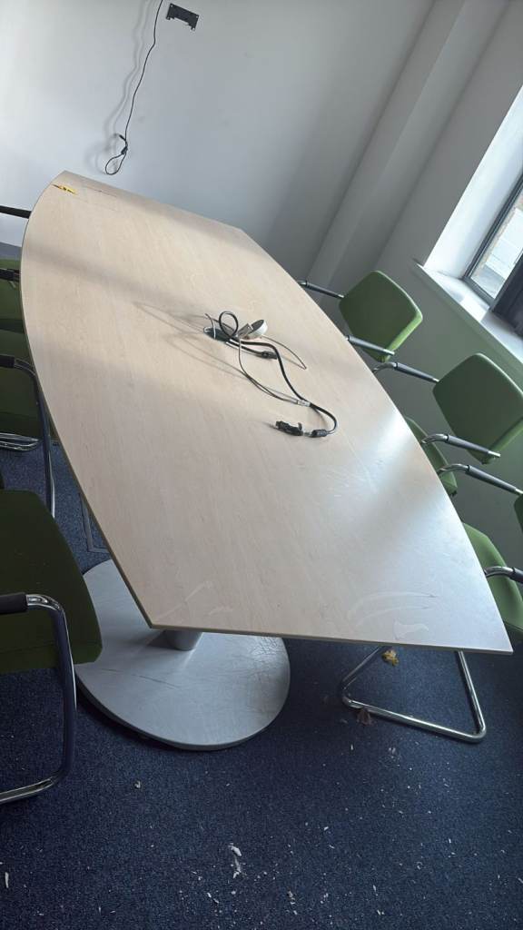 Executive 6 seater boardroom table 
