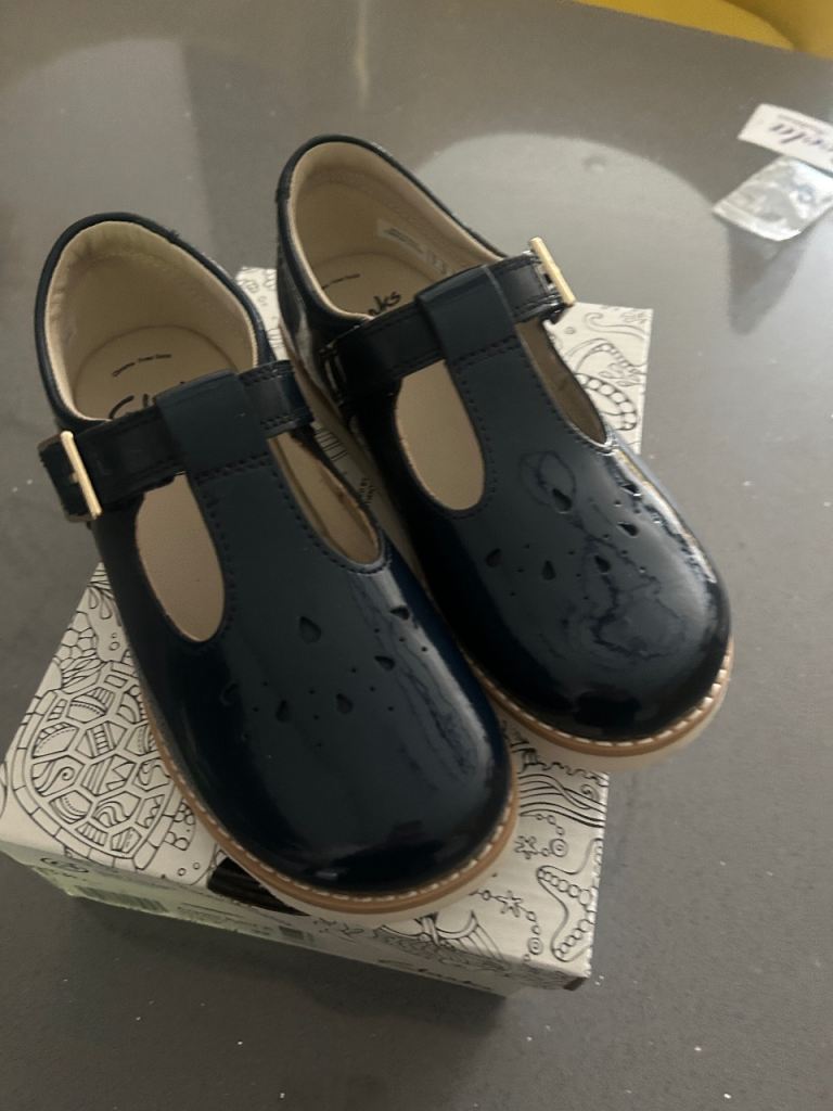 Clarks girls shoes