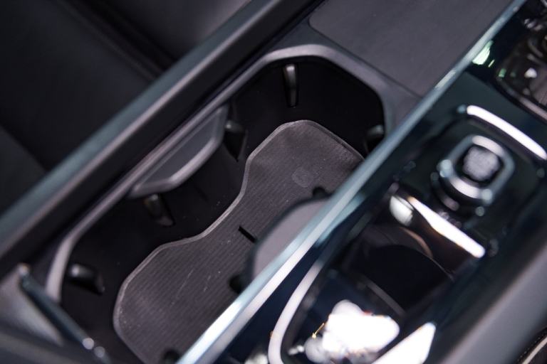 2022 Volvo XC60 2.0 B4D R DESIGN Pro 5dr AWD Geartronic ESTATE DIESEL Automatic