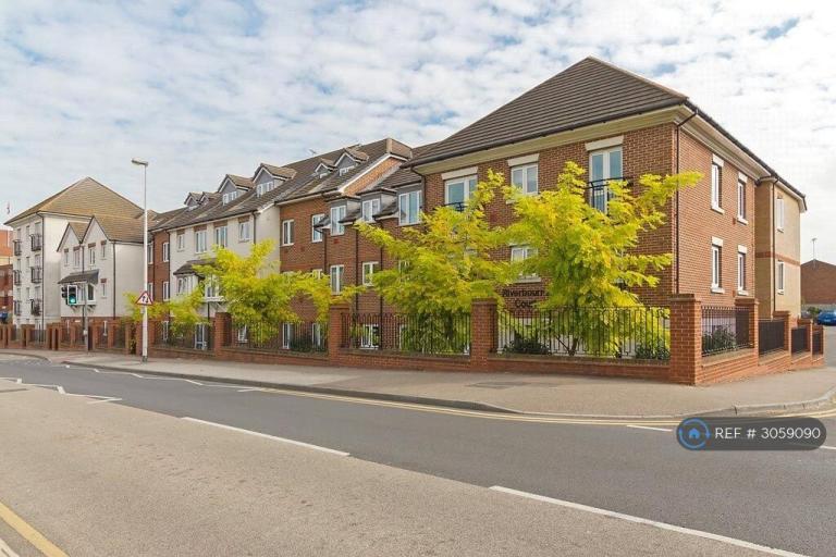 1 bedroom flat in Riverbourne Court, Sittingbourne, ME10 (1 bed) (#3059090)