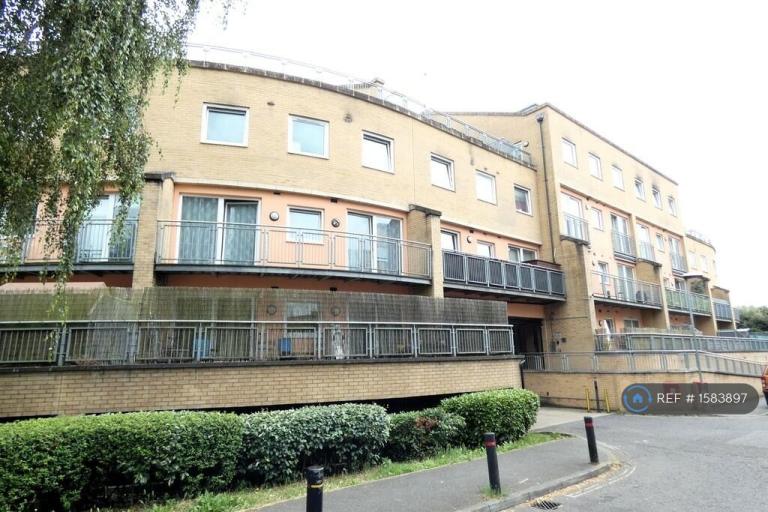 2 bedroom flat in Wooldridge Close, Feltham, TW14 (2 bed) (#1583897)