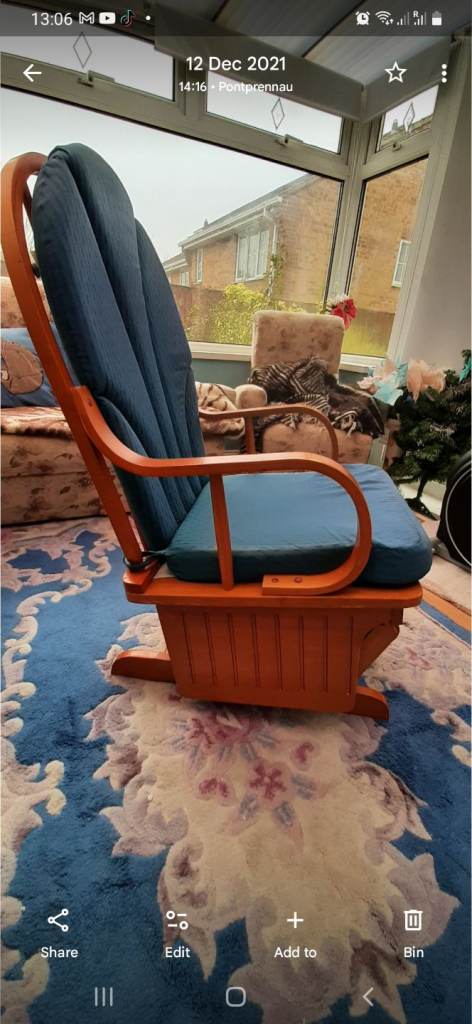 Nursing ro king chair
