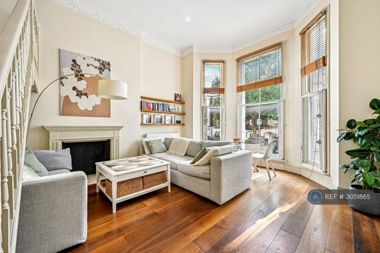 2 bedroom flat in Russell Road, London, W14 (2 bed) (#3051865)