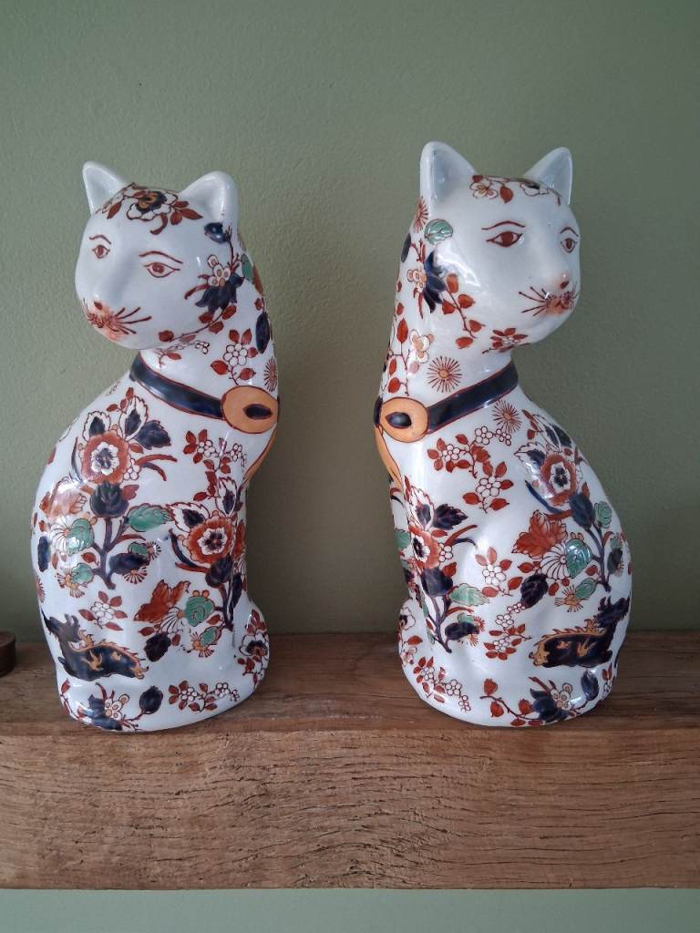 Pair Japanese Imari Cats