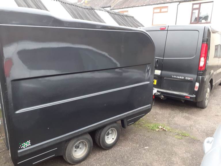 Cavernous camping trailer HIRE