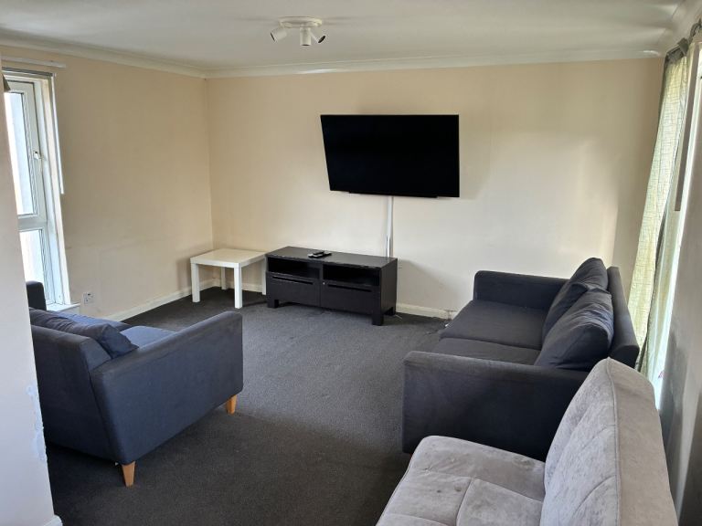 2 bed furnished flat to rent