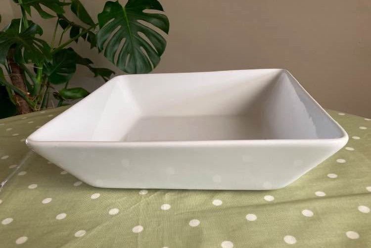Pampered chef square serving bowl