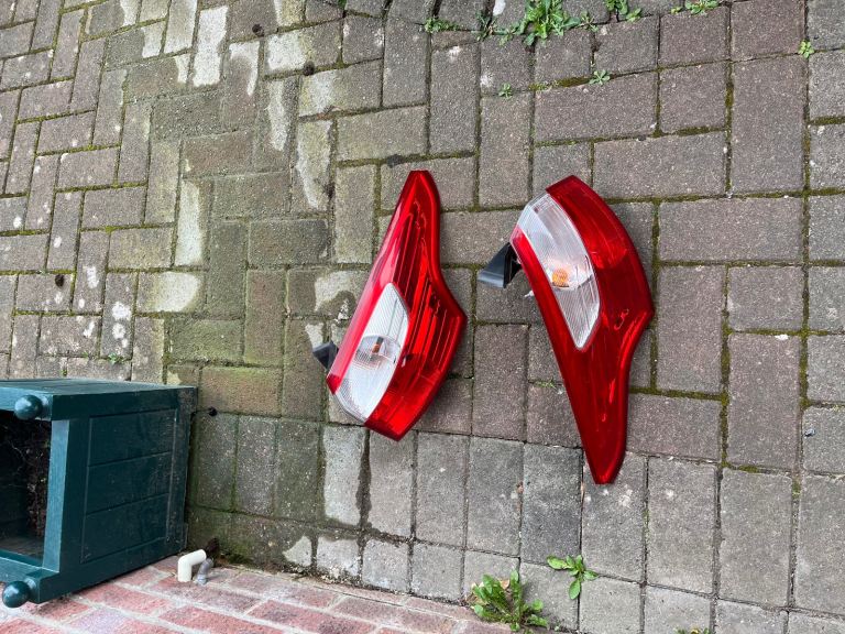 Ford focus rear lamps