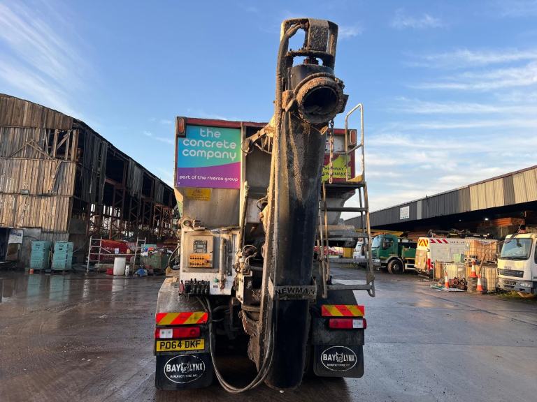 Renault C (C) 430 8x4 , BAYLYNX VOLUMETRIC MIXER JUST ARRIVED . CALL FOR DETAILS