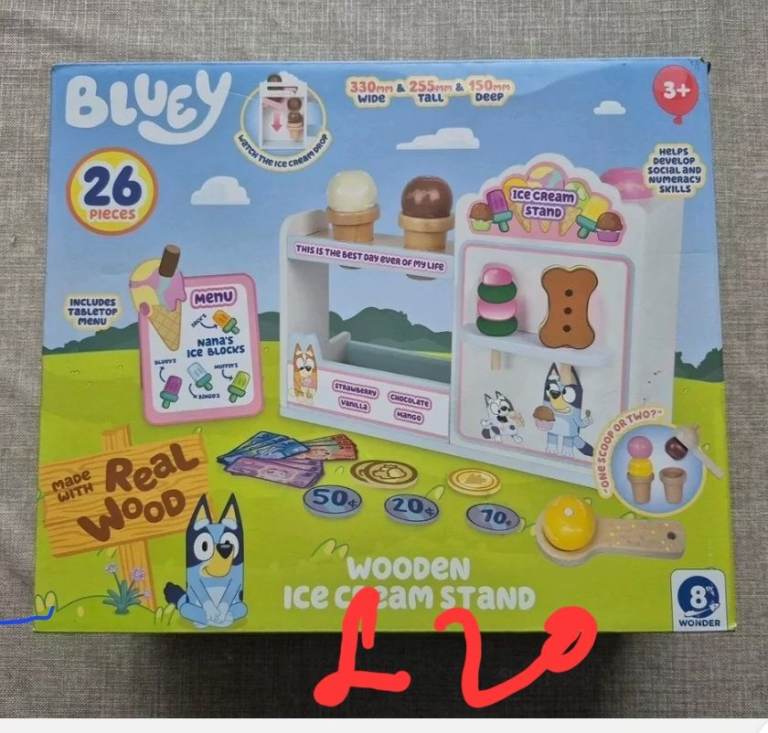 Bluey wooden ice cream stand 