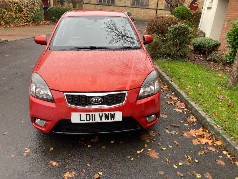 KIA RIO 1.5 2 CRDI 5 DOOR HATCHBACK £35 ROAD TAX LOW MILES