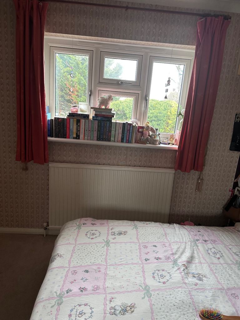 Double room for female *Urgent* (RM6)