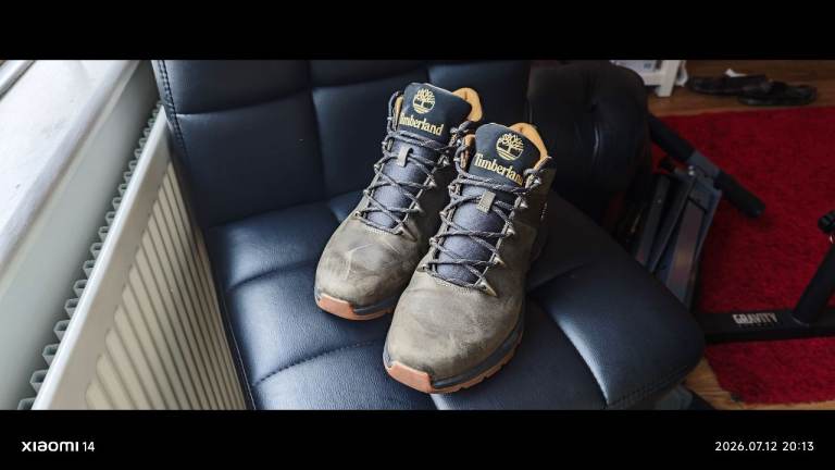 Sprint Trekker Mid Trainer for Men in Grey - Size 10 Practically NEW