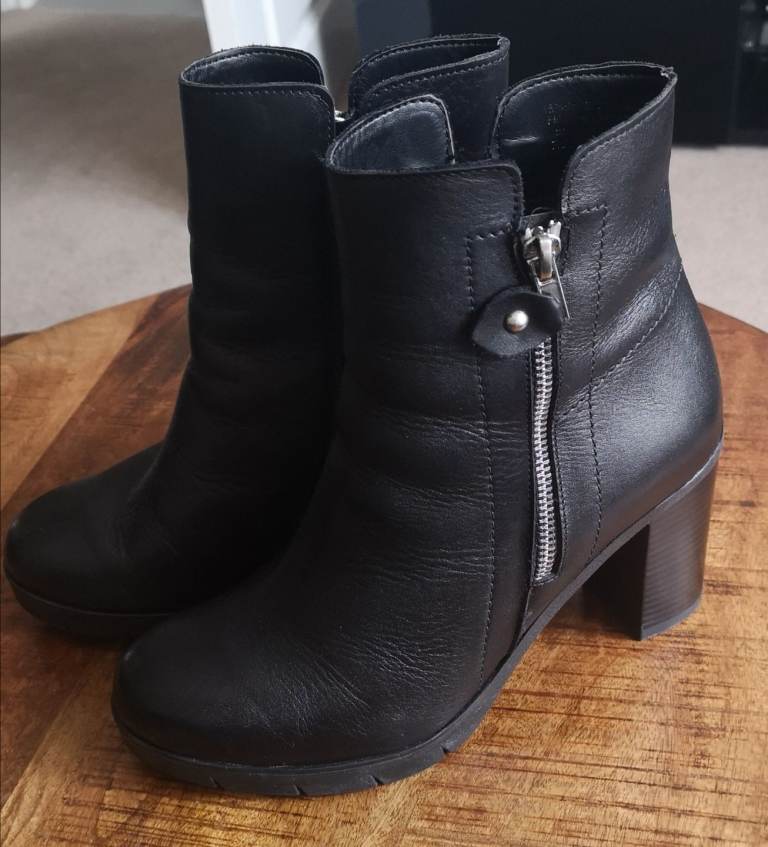 Aldo Women's Side Zip Leather Heel Boot-black SIZE 5