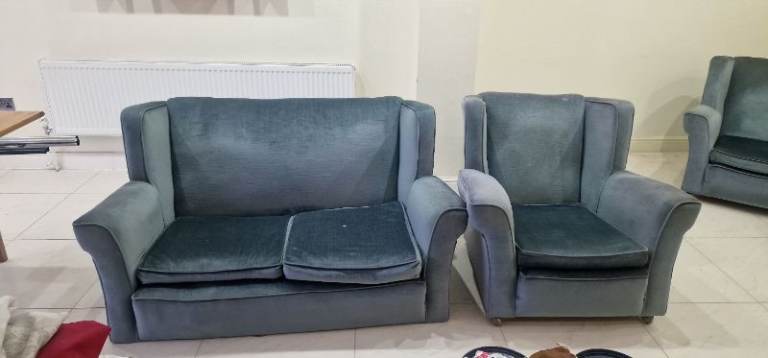 Free to collect sofaset