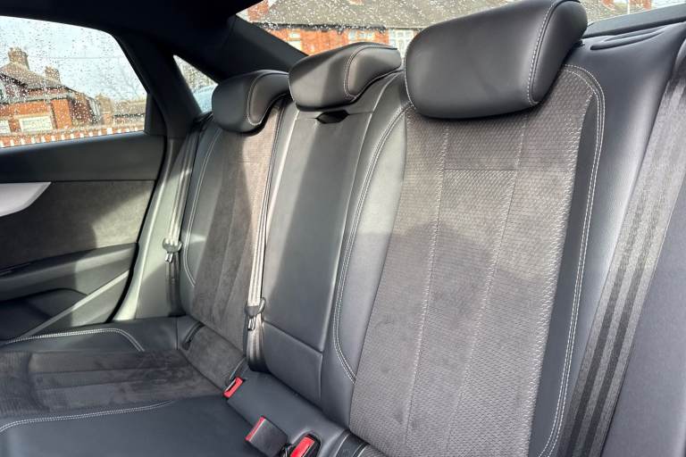 2020 Audi A4 2.0 TFSI 35 S line S Tronic Euro 6 (s/s) 4dr Saloon PETROL Automatic