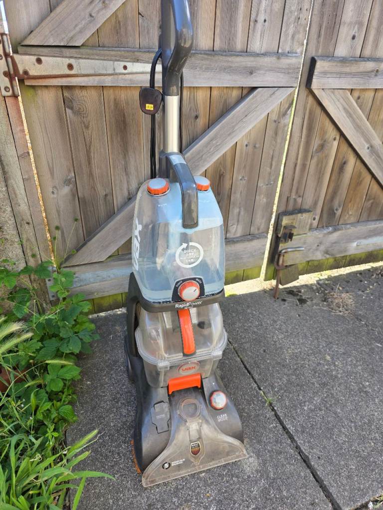 Vax carpet cleaner working