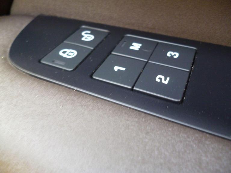 2017 Land Rover Discovery 3.0 TD V6 HSE Auto 4WD Euro 6 (s/s) 5dr ESTATE Diesel Automatic