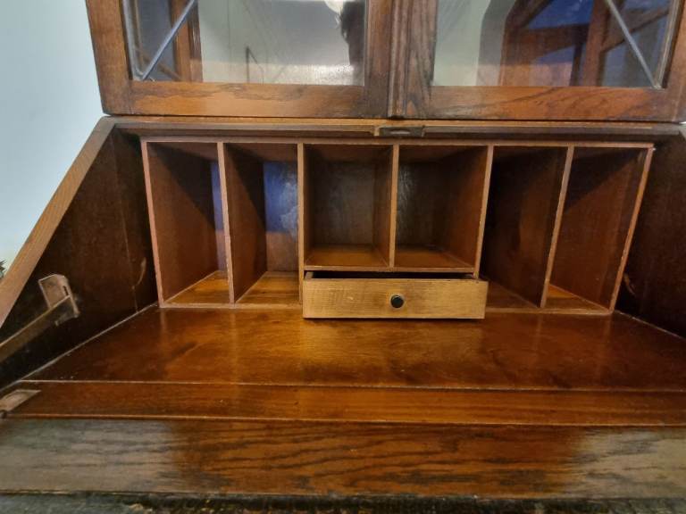 Bureau and display cabinet