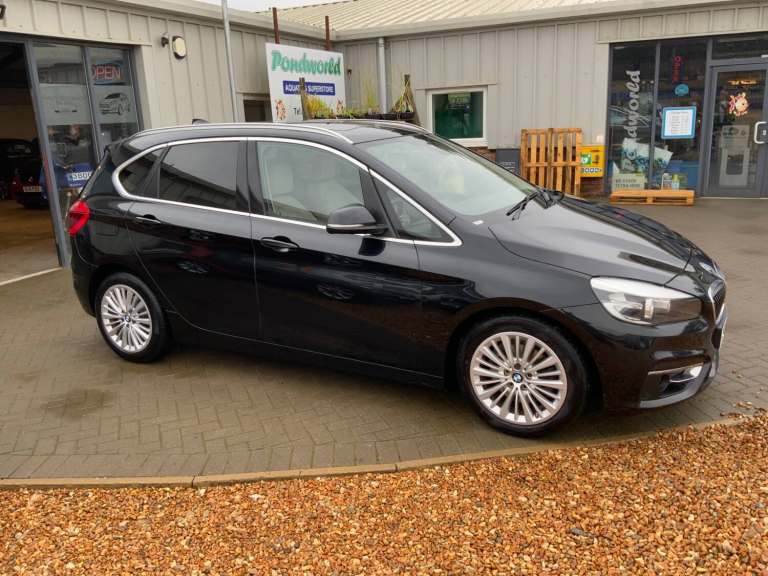 2017 BMW 2 Series 220d xDrive Luxury 5dr [Nav] Step Auto HATCHBACK Diesel Automatic