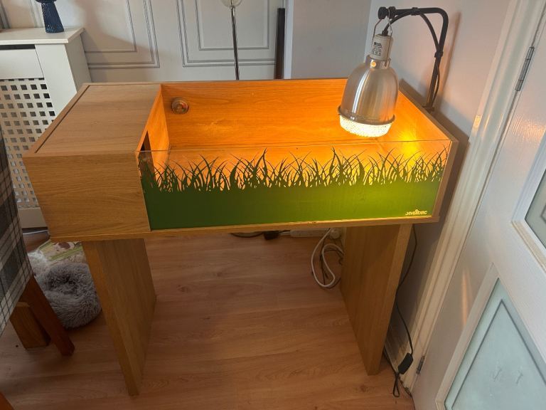 Tortoise table, stand and heat lamp