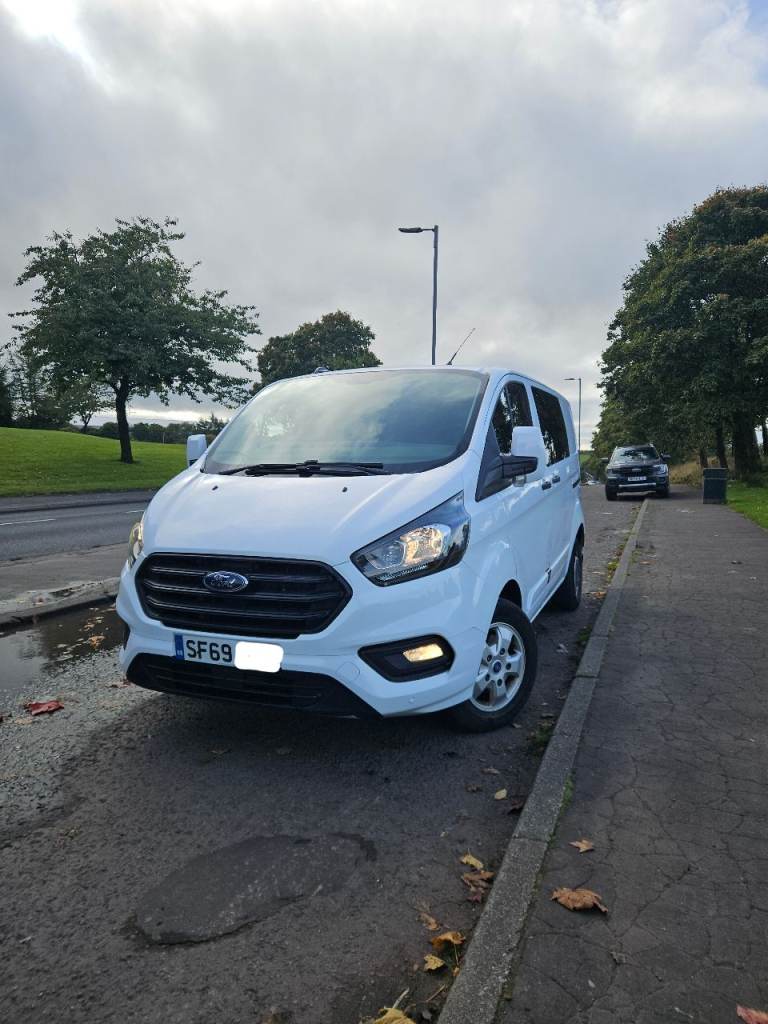 69/ reg Transit Custom crew van 6 seats eco_tech 2.0 ulez comp sim vivaro trafic sprinter relay