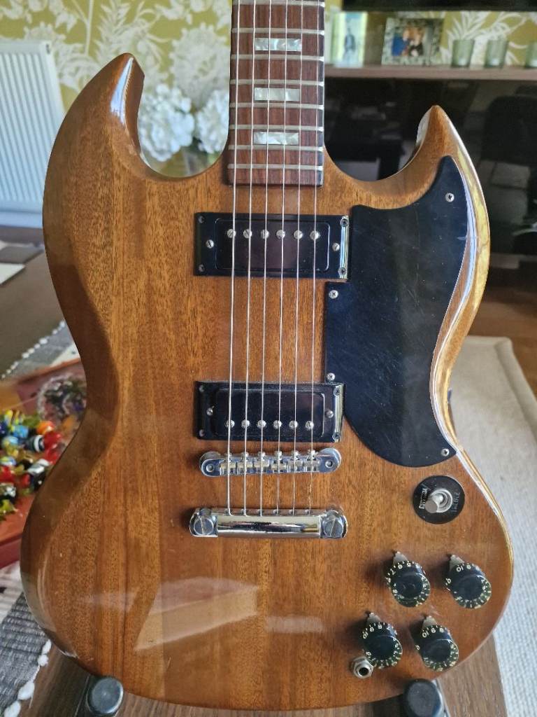 Gibson SG Special Wallnut 1974 £2,500.